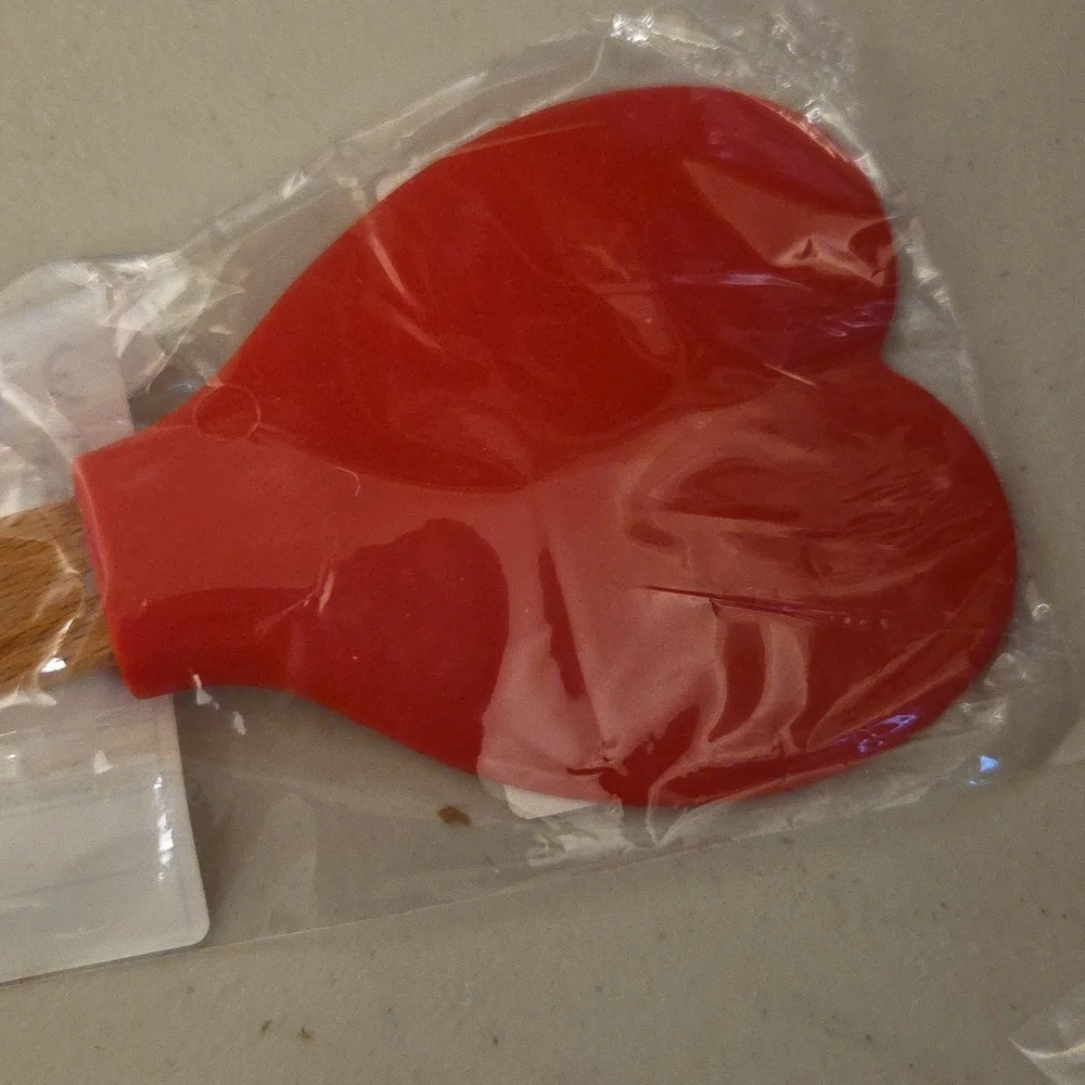 Choice: Chilli Pepper set of Pot Holder & Oven Mitt with Red Heart Scrapper